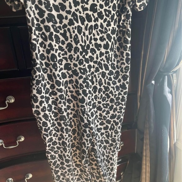 Smash and Tess Sunday Romper Lexi Leopard — size Medium - Picture 3 of 4